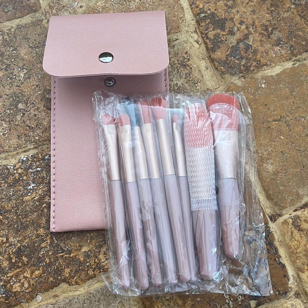 Cosmetic brush set with pouch, travel size